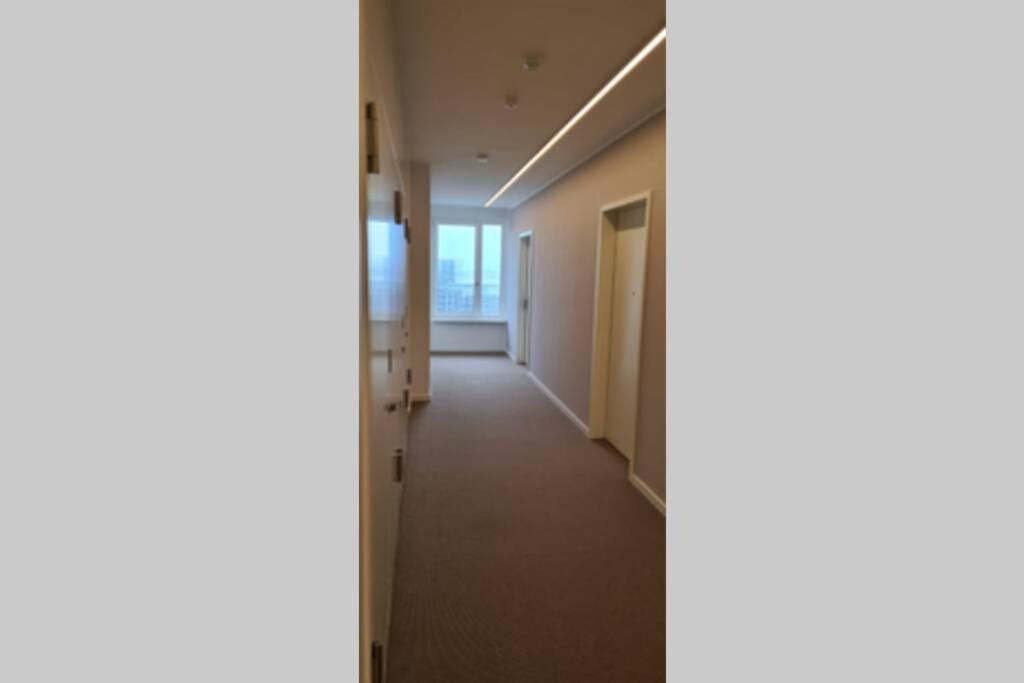 Studio Apartment Uber Den Wolken Berlin Extérieur photo